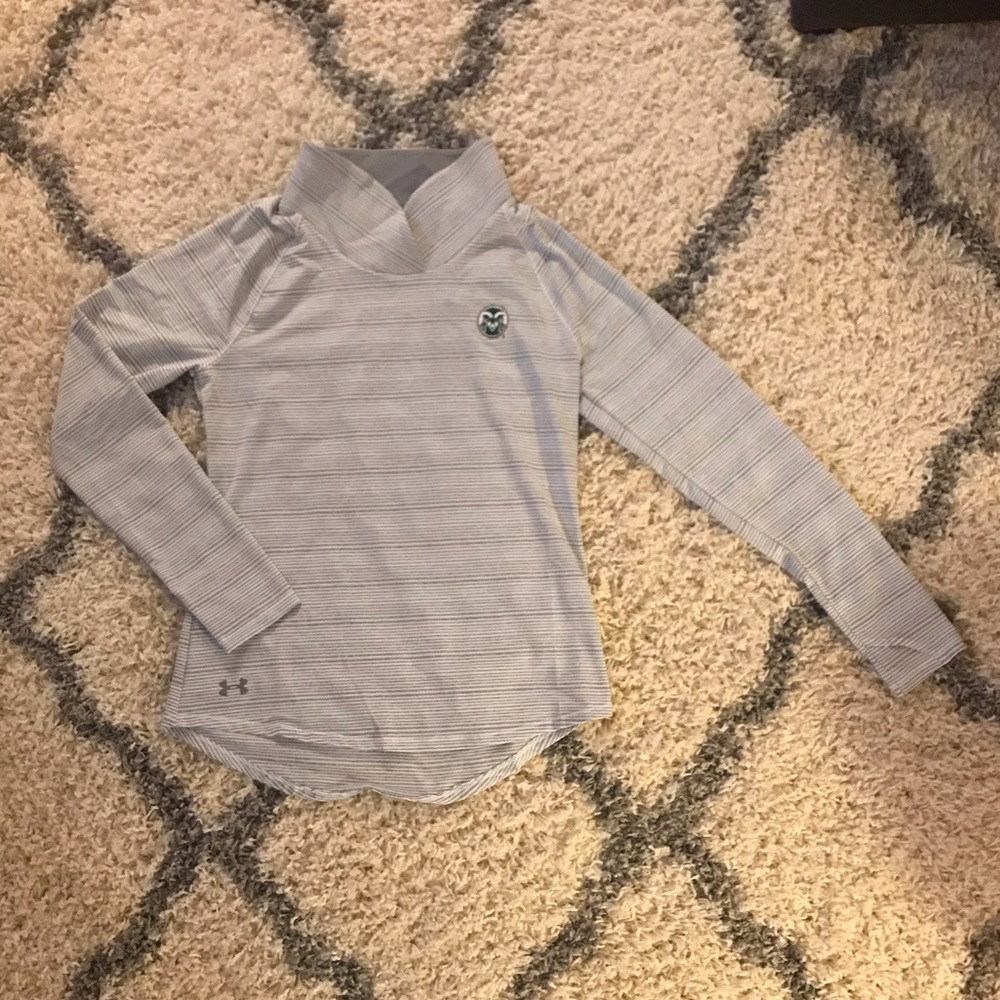 NWT loose fit UA long sleeve top